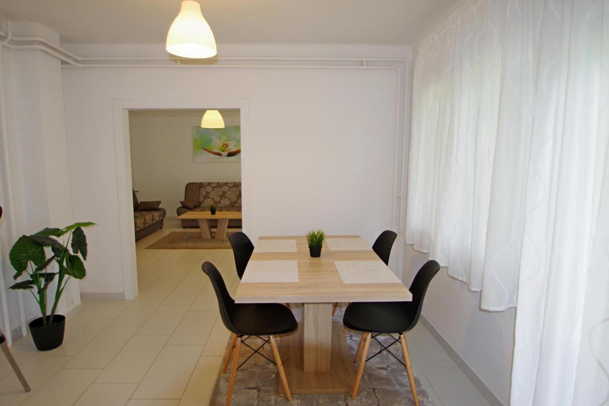 Apartments Nikolina Rakalj ภายนอก รูปภาพ